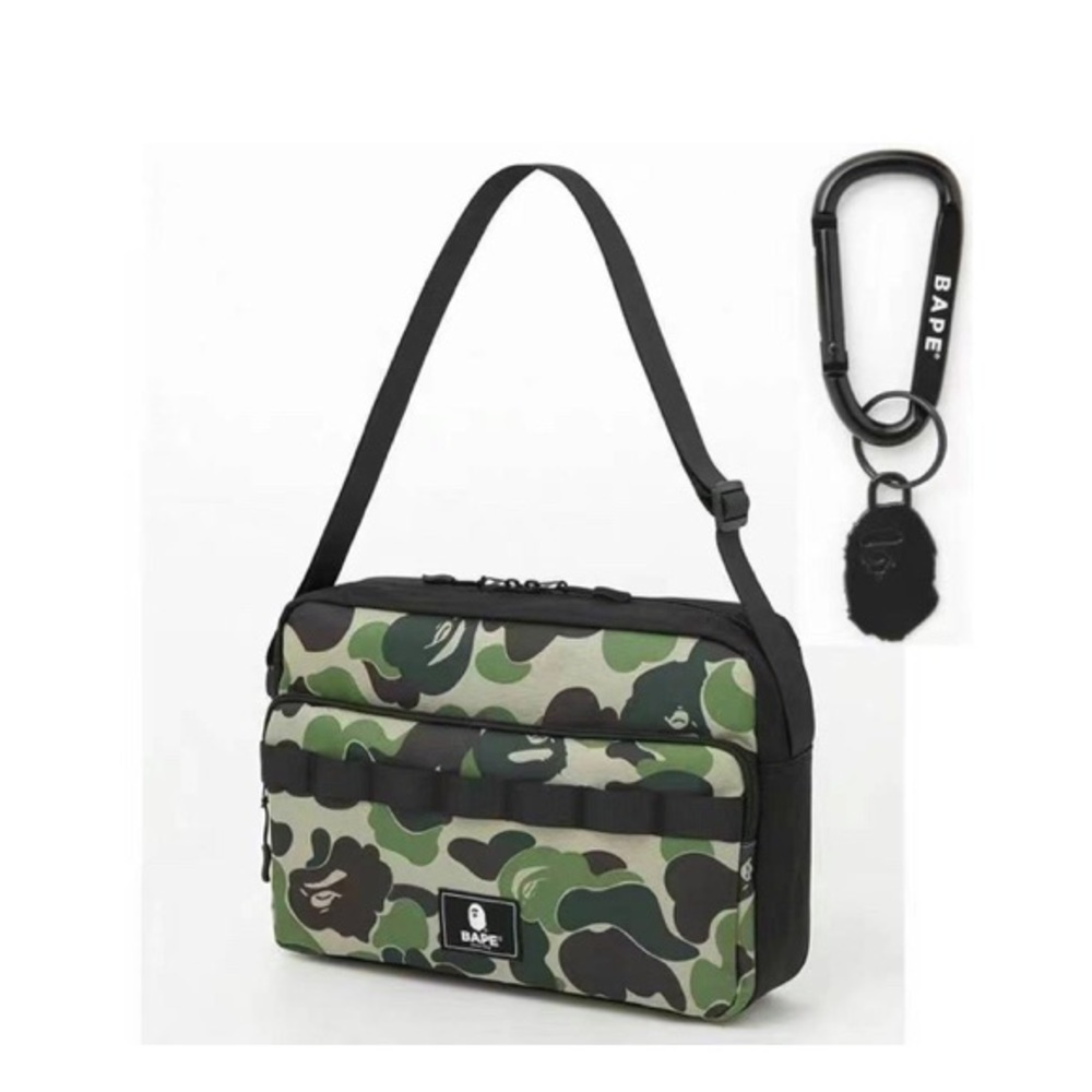 Bape shoulder bag / ape head keychain